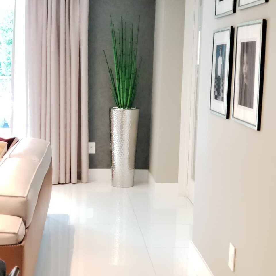 Hammered Cone with 4ft Snake Grass