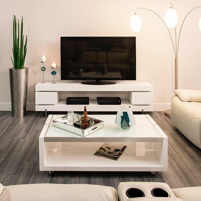 Hammered Cone with 4ft Snake Grass