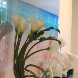 Crosswinds vase with calla lilies				
(Out of Stock)